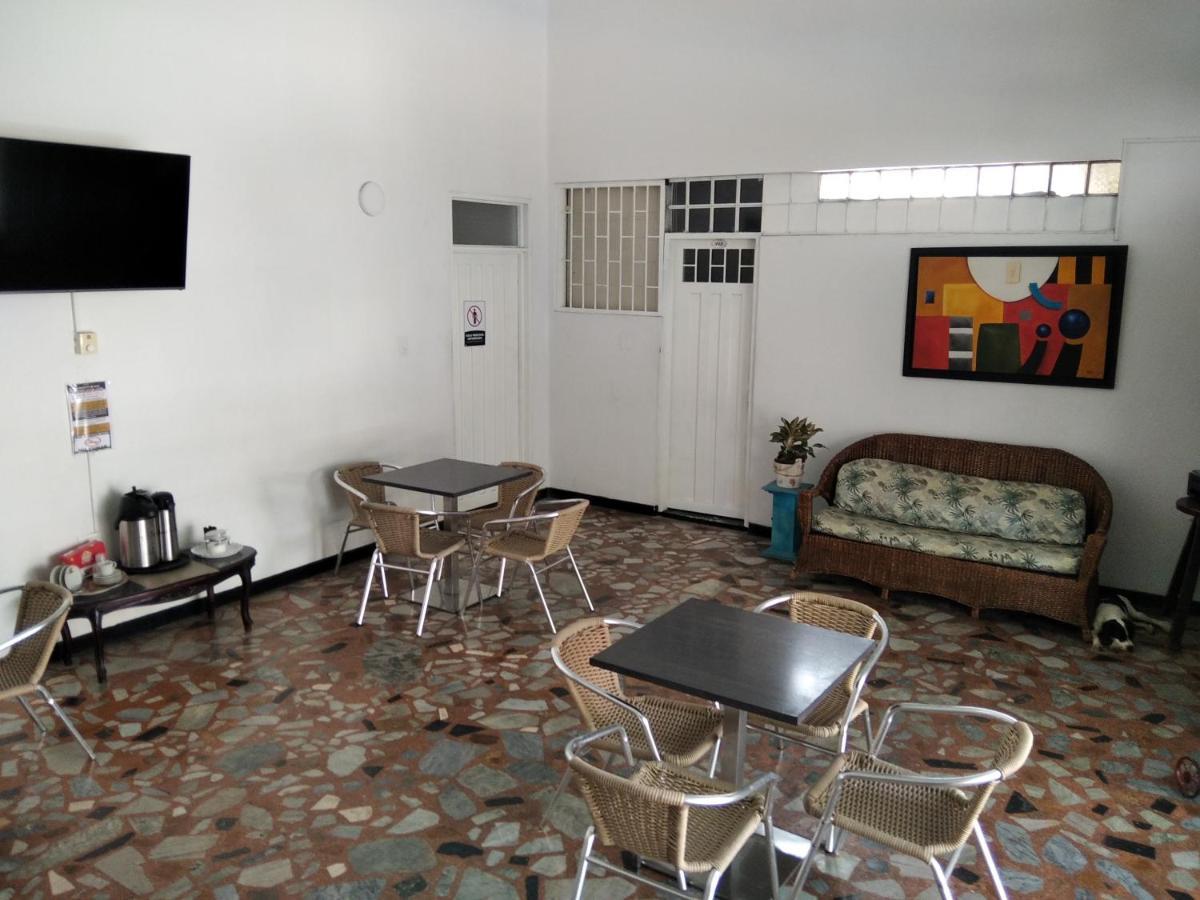 Hotel Maceo Мельгар Экстерьер фото