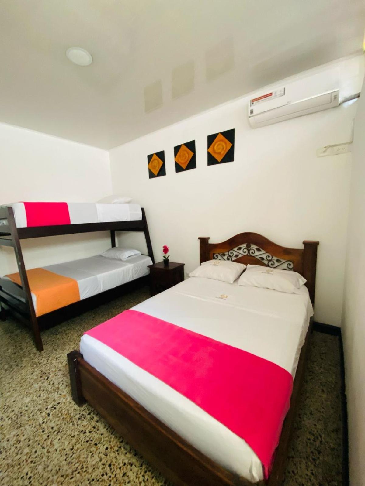 Hotel Maceo Мельгар Экстерьер фото